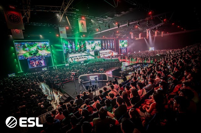 总决赛G5战报：LGD肉山团决策失误，Spirit卫冕成功！-SABA电竞